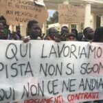 Foggia, “migranti” in piazza per chiedere soldi