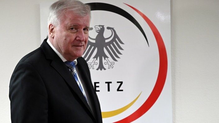 Germania, linea dura sui migranti