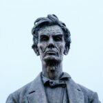 Statue abbattute e furia iconoclasta: il grande odio di sé