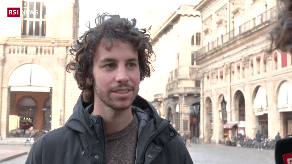 Sardine e vecchi pupazzi: corsa al trono della nuova sinistra