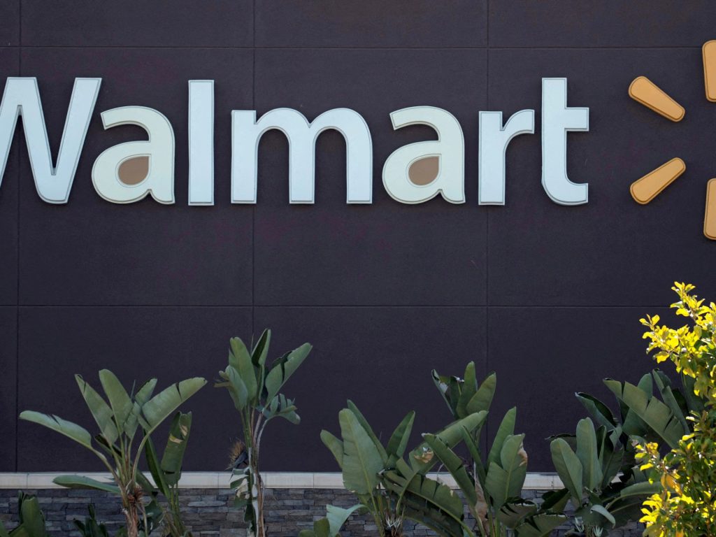 Il Canada indaga su Walmart, Hugo Boss e Diesel sulle accuse di lavoro forzato degli Uiguri
