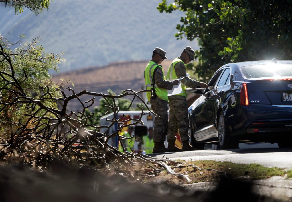 I residenti di Lahaina fanno il loro primo ritorno sul luogo del mortale incendio di West Maui