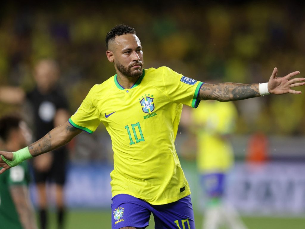 "Non ho parole": Neymar batte il record di gol di Pelé in Brasile