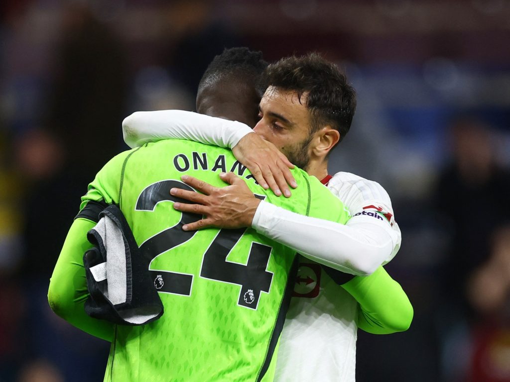 Premier League: Fernandes segna un tiro al volo "speciale" nella vittoria del Man United