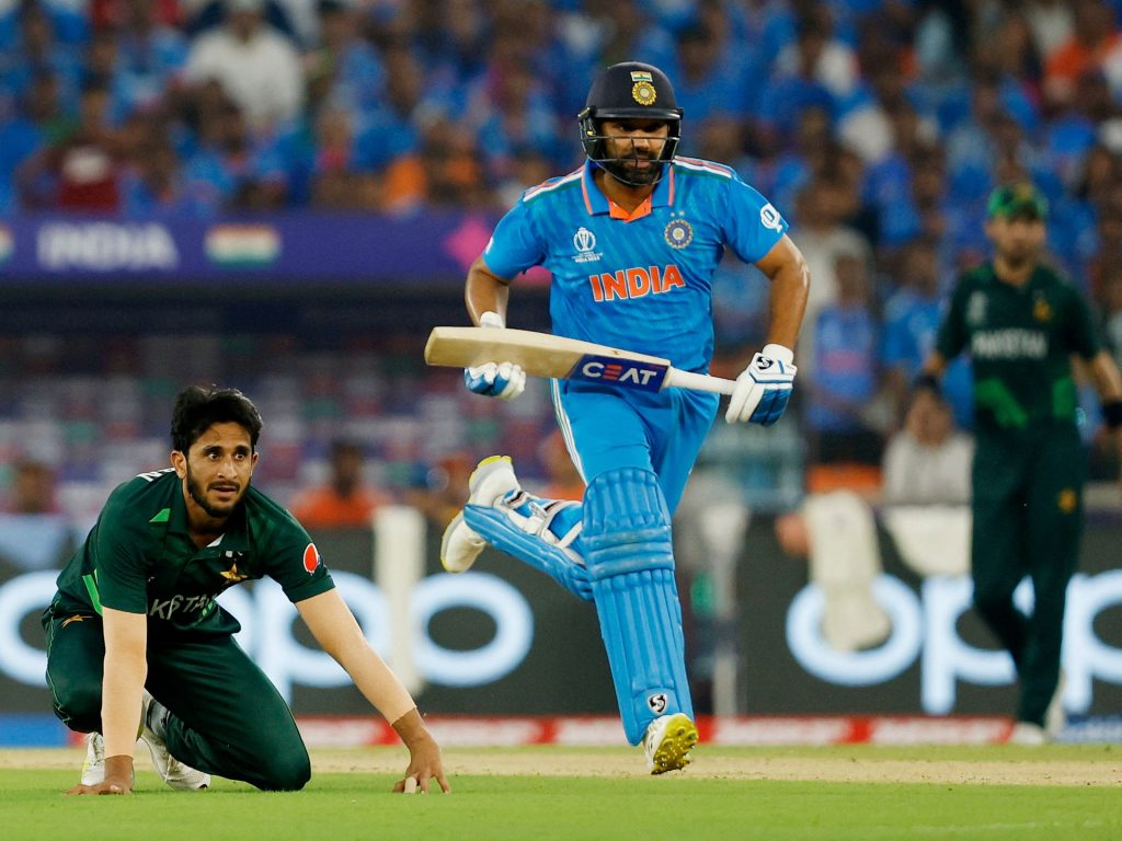 L'India clinica ha battuto il Pakistan per mantenere il record perfetto della Coppa del mondo di cricket