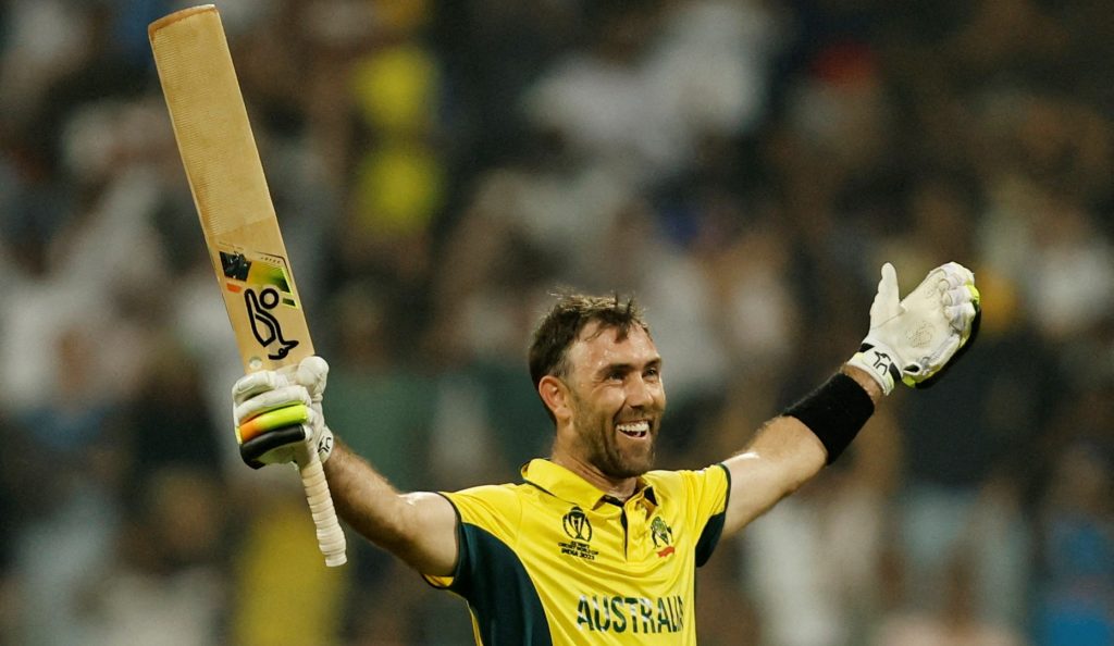 Il colpo vincente di Glenn "on-no-legs" Maxwell è stato acclamato come il più grande di sempre