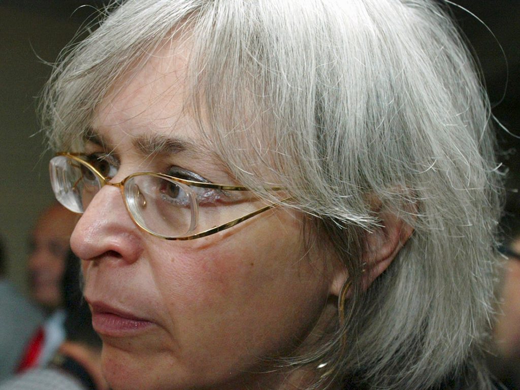 Graziato il russo condannato per l'omicidio della giornalista Anna Politkovskaya