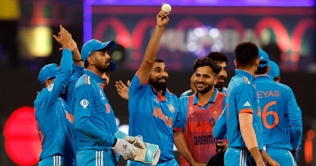 L'India batte lo Sri Lanka e si aggiudica un posto per la semifinale della Coppa del mondo di cricket