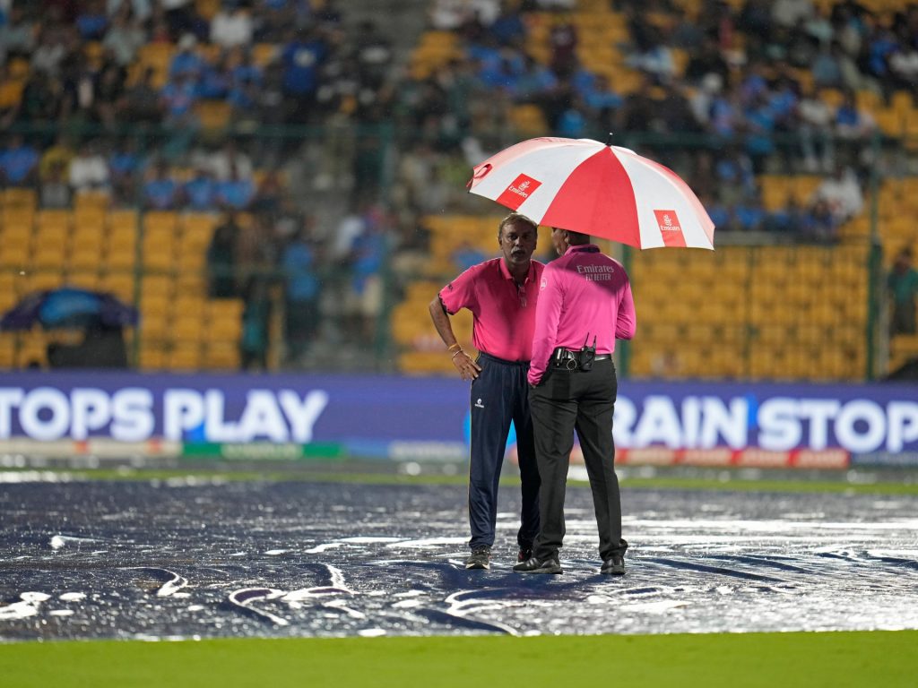 La pioggia minaccia la partita di Coppa del mondo ICC tra Nuova Zelanda e Sri Lanka a Bangalore
