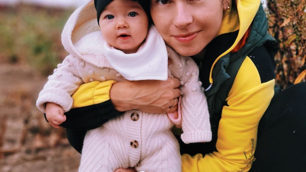 Nonostante i rischi, centinaia di donne tornano nell’Ucraina in tempo di guerra per partorire