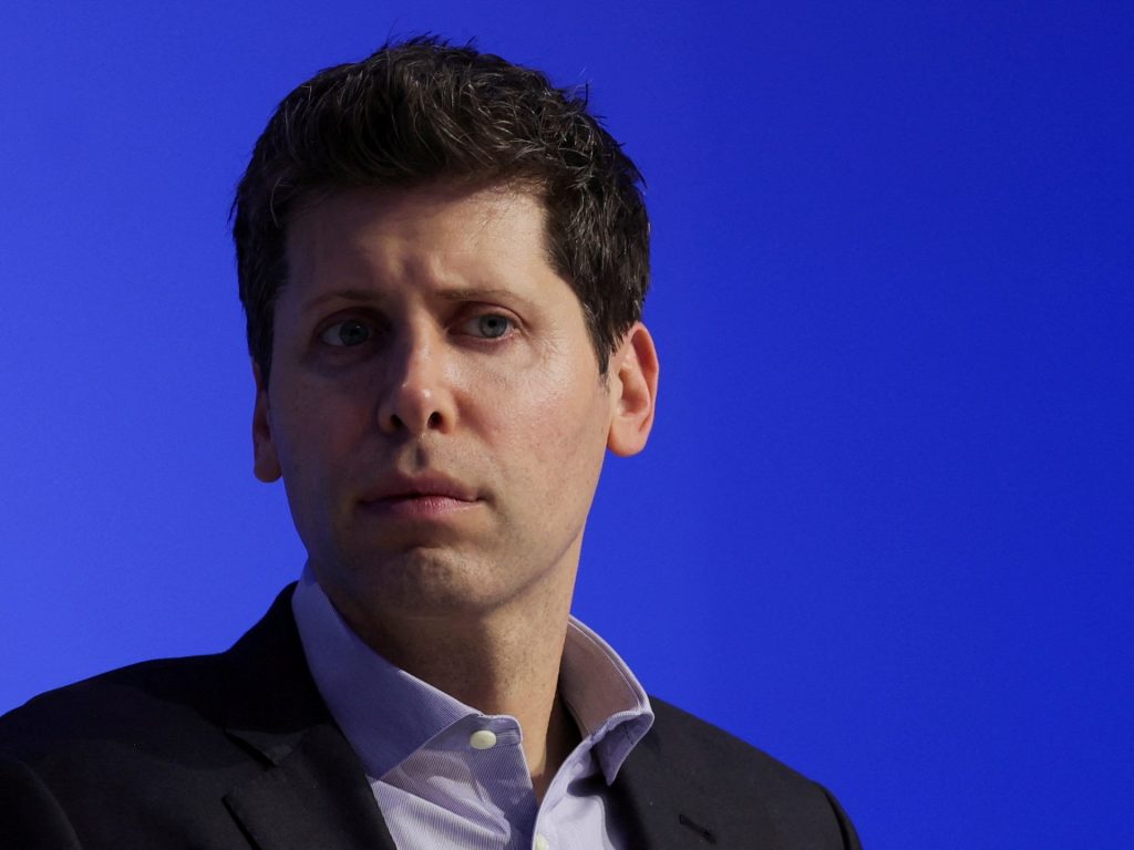 Sam Altman è stato licenziato dalla carica di CEO del produttore di ChatGPT OpenAI con una mossa scioccante