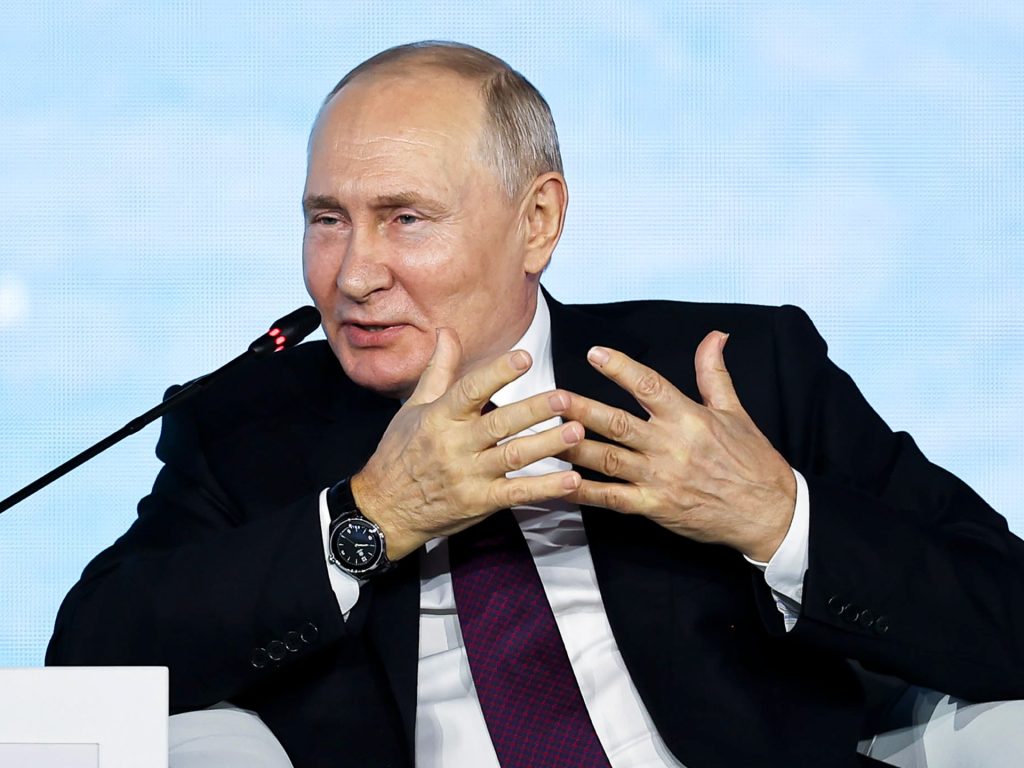 “Sciocchezze”: Putin respinge l’affermazione di Biden secondo cui la Russia intende attaccare la NATO