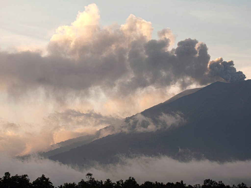 Dopo l'eruzione del Marapi in Indonesia, il settore turistico deve affrontare problemi di sicurezza
