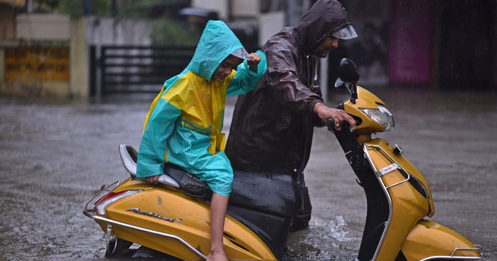 Il ciclone Michaung si è abbattuto sul sud dell'India, nove vittime delle inondazioni