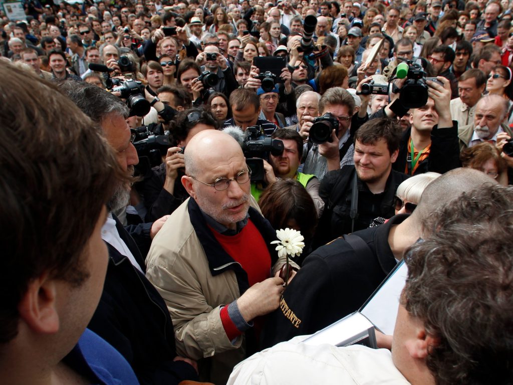 La Russia definisce lo scrittore Boris Akunin “terrorista ed estremista”