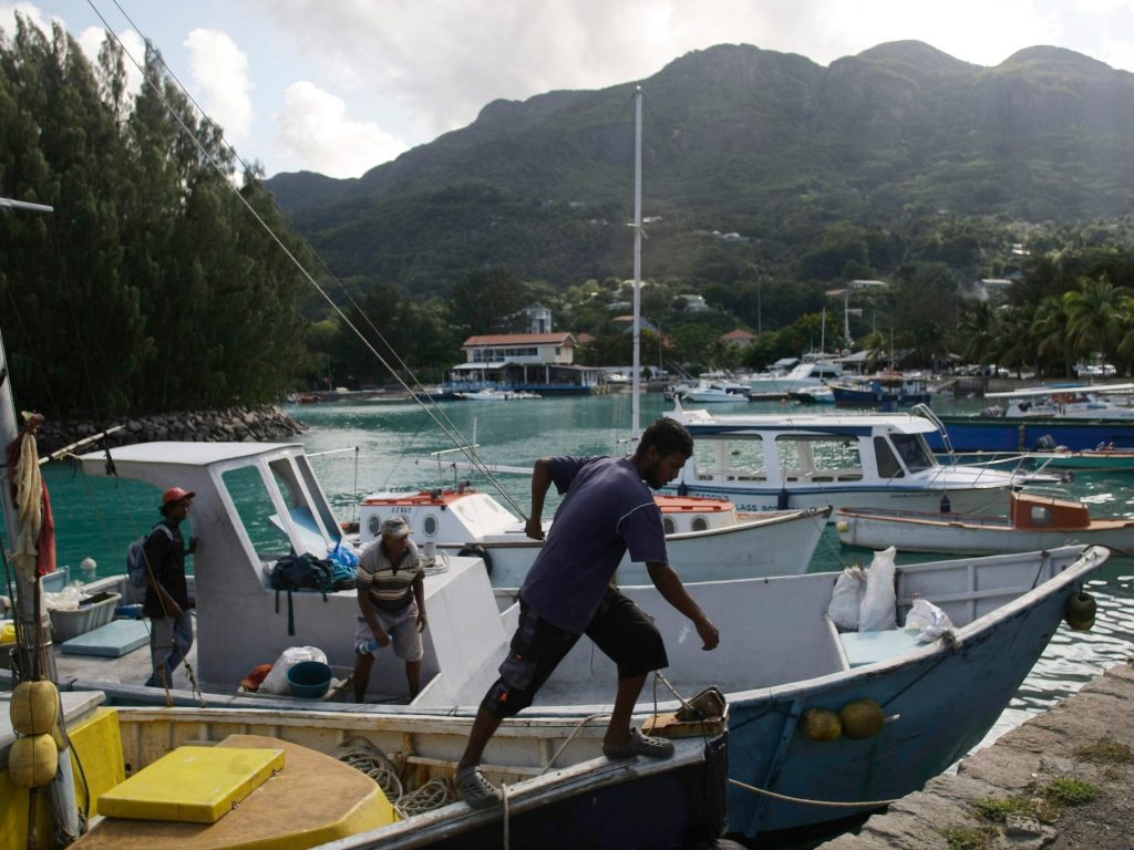 Le Seychelles dichiarano lo stato di emergenza dopo inondazioni ed esplosioni