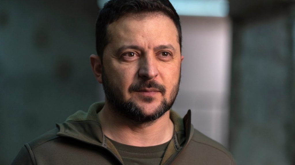 Zelenskyj afferma che ritardare gli aiuti è un regalo per Putin mentre cerca il sostegno degli Stati Uniti