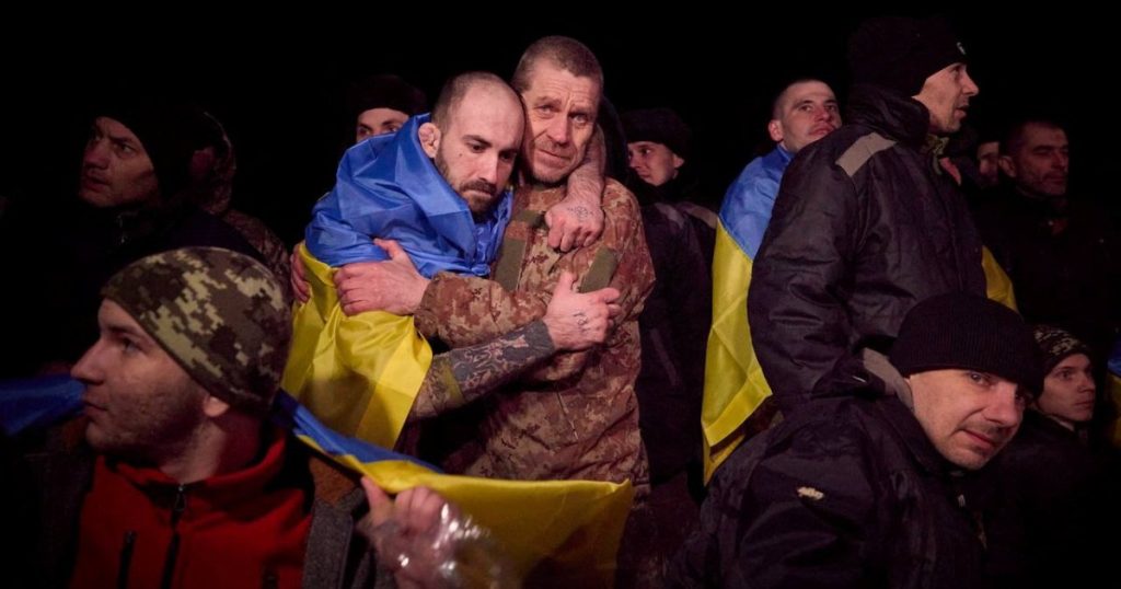Russia e Ucraina scambiano centinaia di prigionieri nella più grande liberazione di guerra