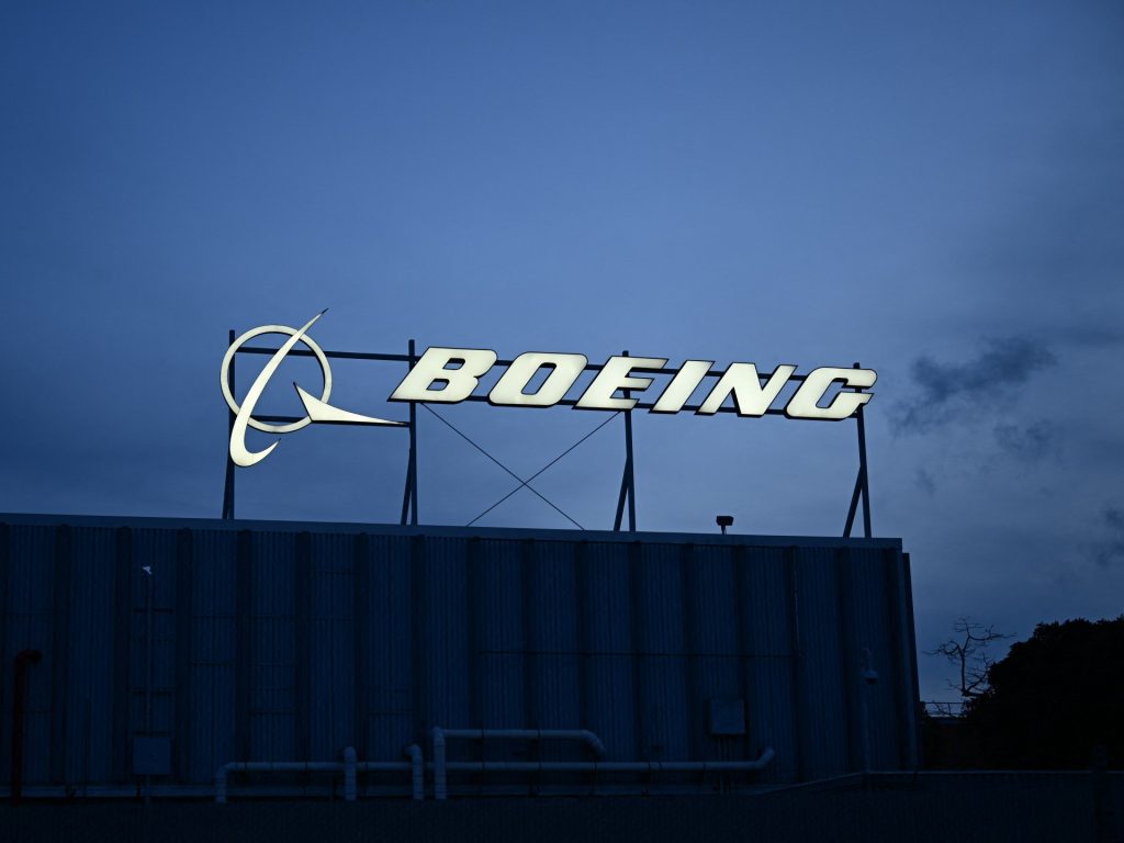 Scarso controllo di qualità, corsa al profitto dietro i guai della Boeing