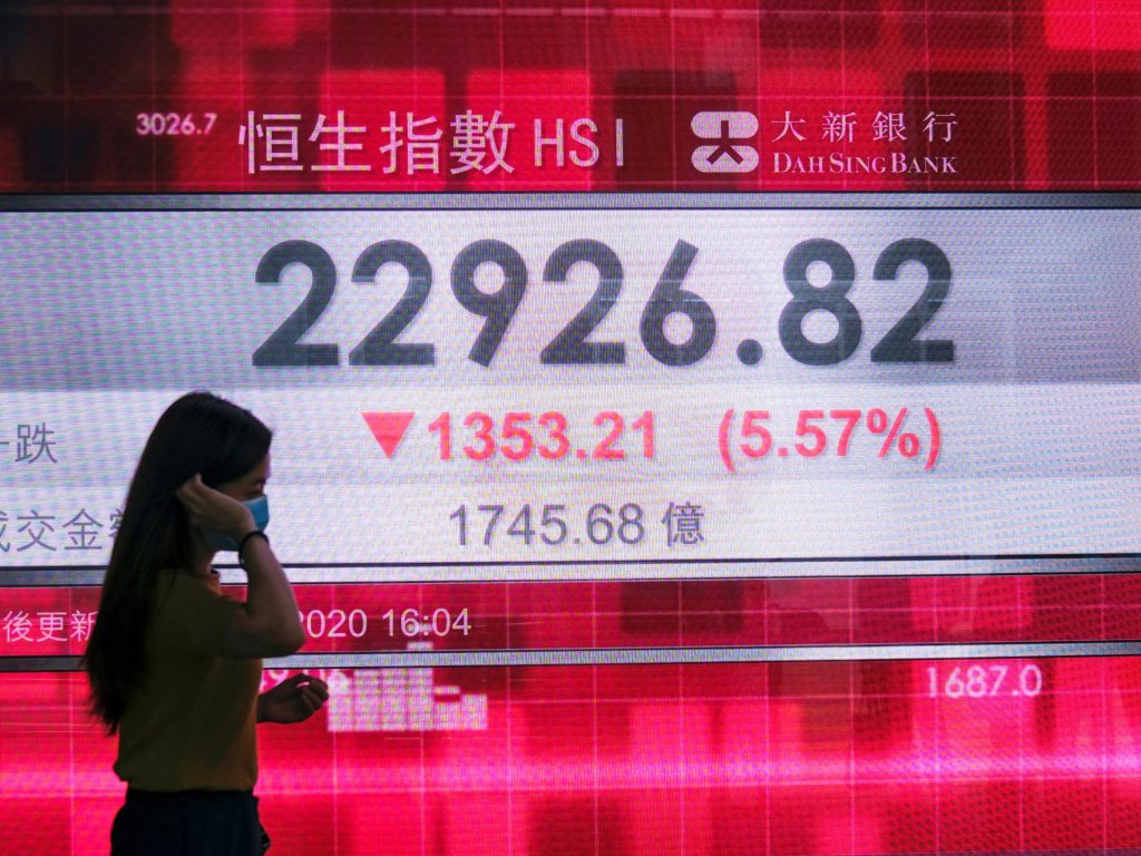 A Hong Kong, decenni di guadagni in termini di ricchezza svaniscono sotto gli occhi della Cina