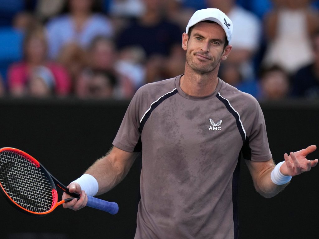 Andy Murray contempla il futuro dopo l'eliminazione al primo turno agli Australian Open