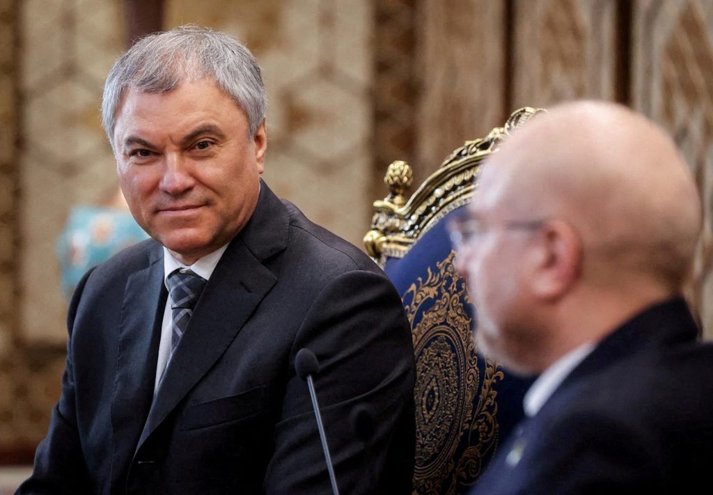 I legislatori russi discutono del sequestro delle proprietà di coloro che “screditano” l'esercito