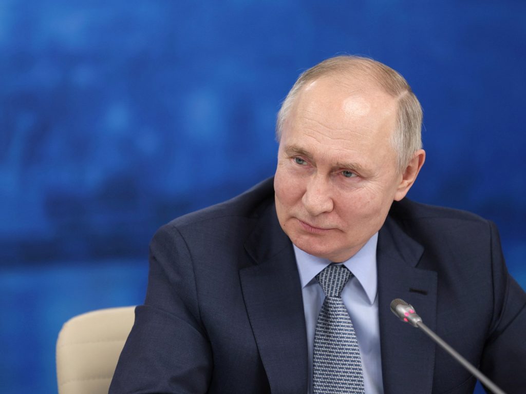 Il russo Putin dice che è "ovvio" che l'Ucraina abbia abbattuto l'aereo su Belgorod