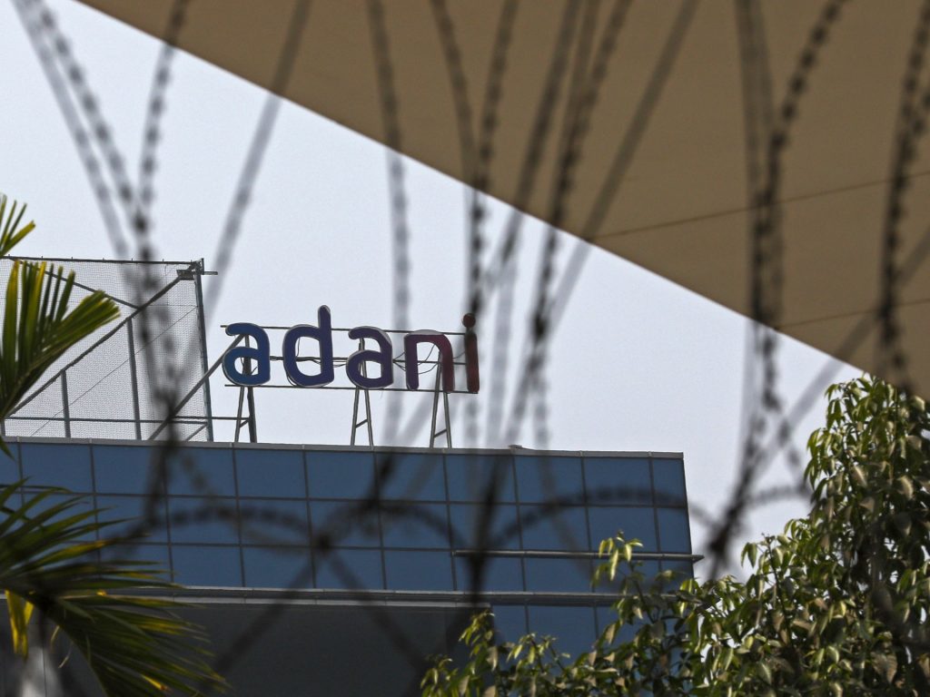 L'Indiano Adani ottiene il sollievo della Corte Suprema per un'ulteriore indagine sul rapporto Hindenburg