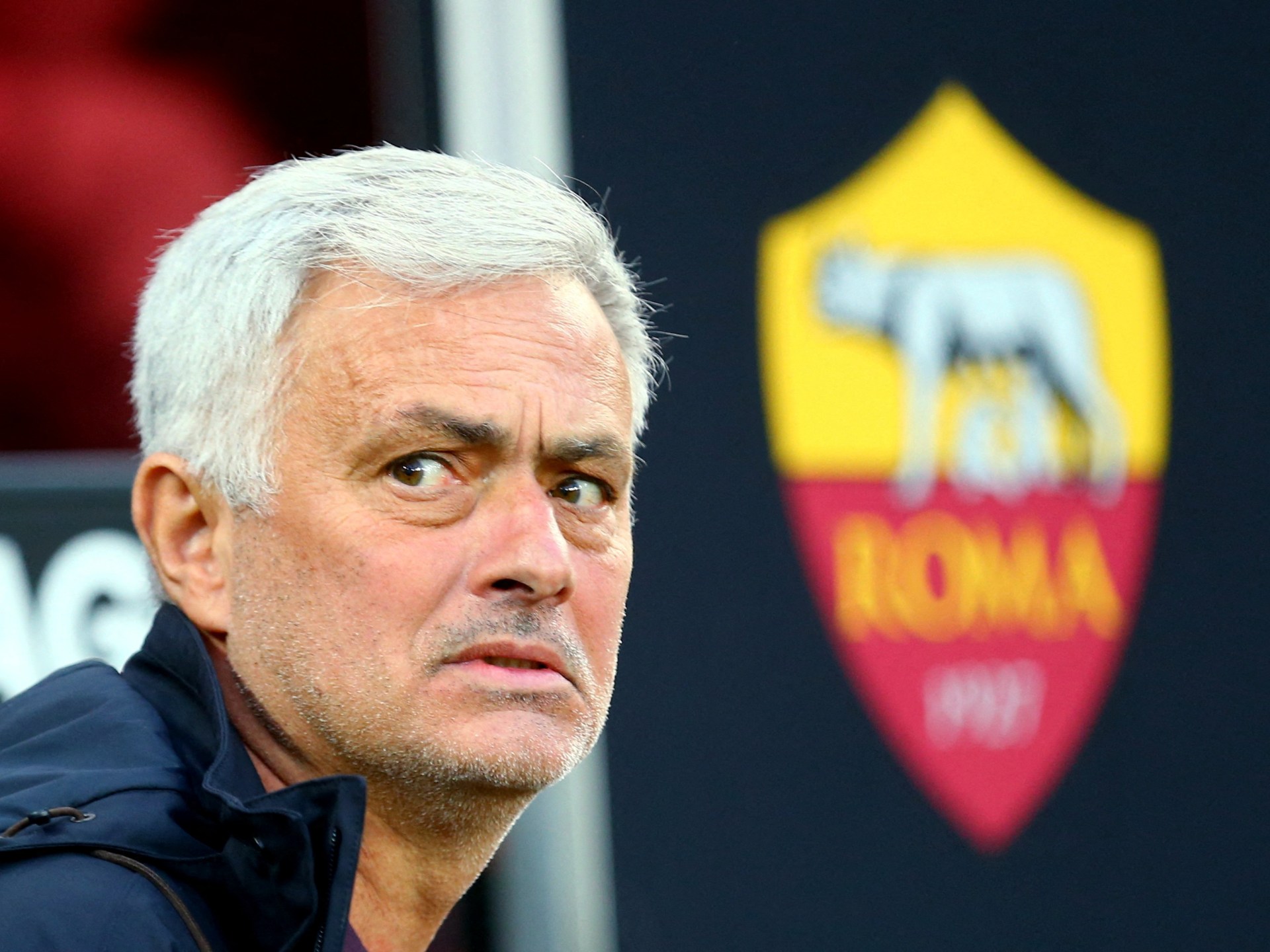 La Roma ha esonerato l'allenatore Jose Mourinho