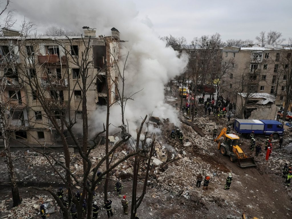 Russia e Ucraina litigano per un piccolo villaggio in prima linea