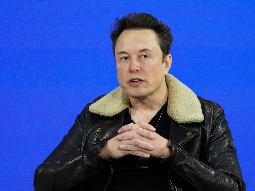 Elon Musk nega di aver venduto Starlink alla Russia dopo che l'Ucraina ne ha rivendicato l'uso in guerra