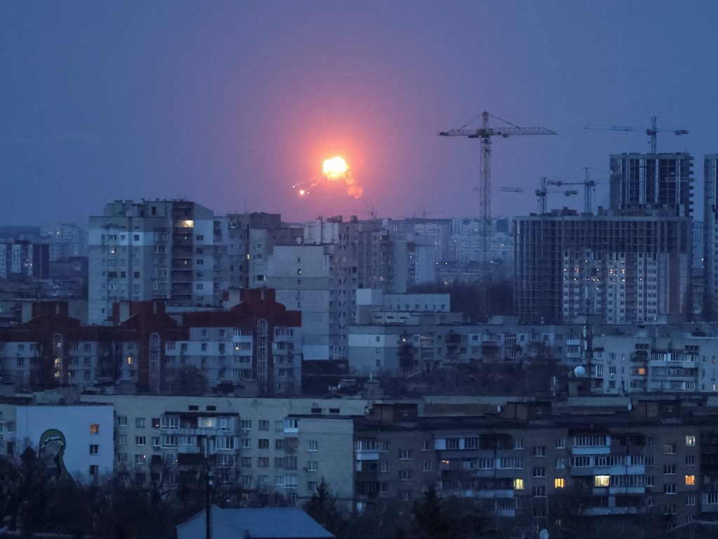 La Russia colpisce obiettivi in ​​tutta l’Ucraina con attacchi missilistici e droni “massicci”.