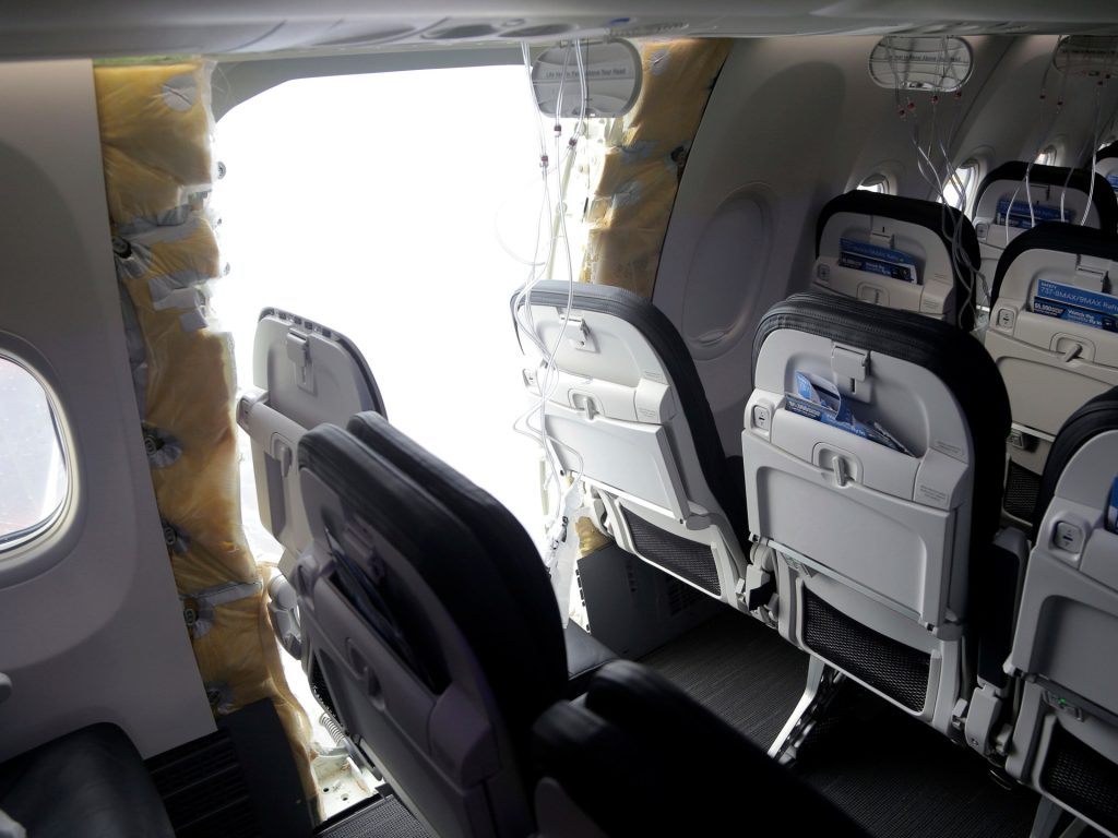 Gli Stati Uniti aprono un'indagine criminale sull'esplosione in volo del Boeing 737 MAX