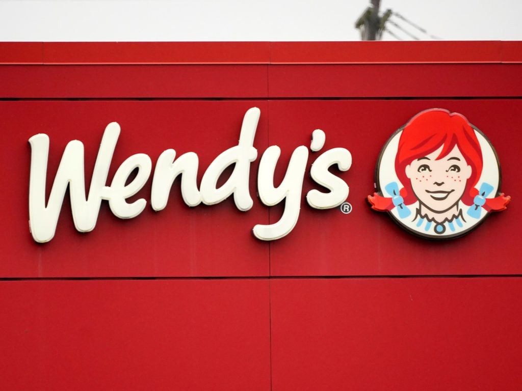 La catena di hamburger statunitense Wendy intende testare l'aumento dei prezzi l'anno prossimo