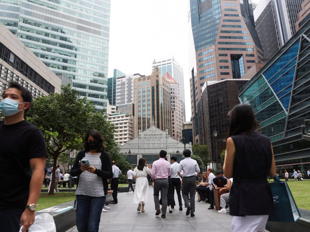 Singapore inasprisce le regole per i lavoratori espatriati con un occhio al malcontento locale