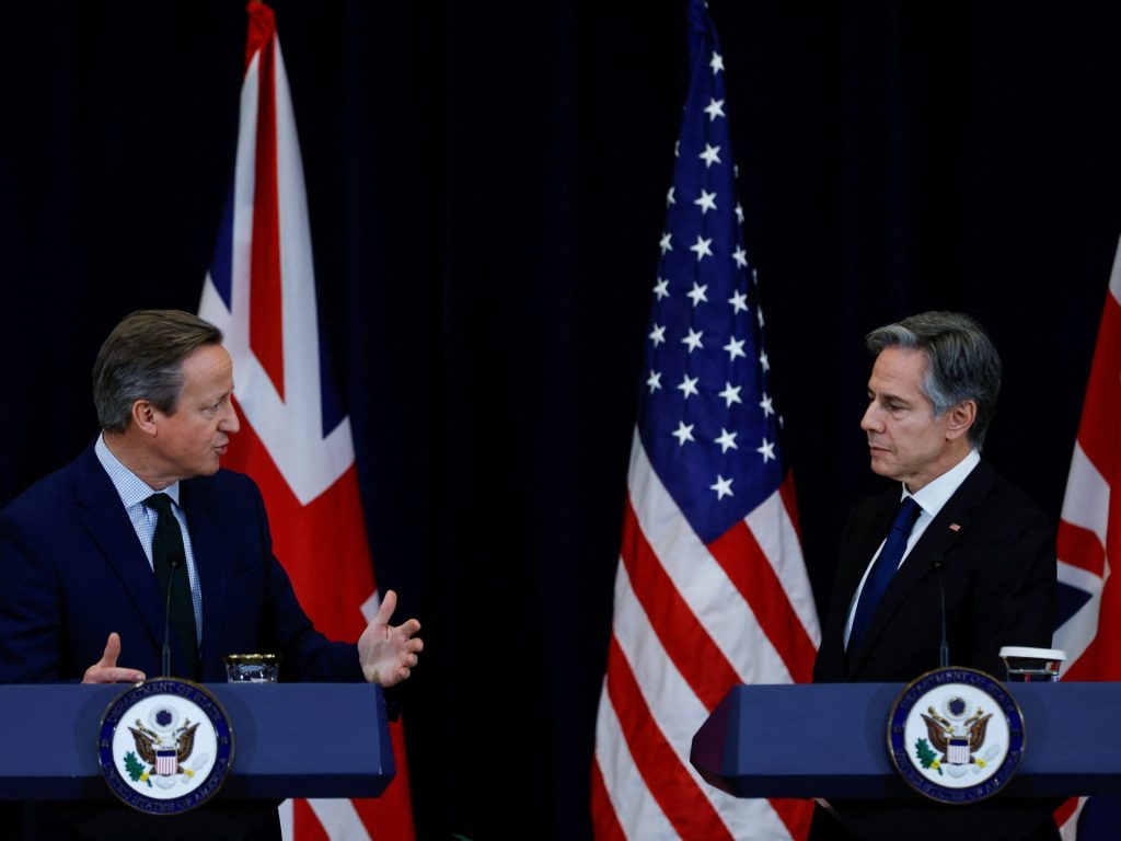 Cameron incontra Trump per sollecitare il Congresso americano ad approvare gli aiuti militari all’Ucraina