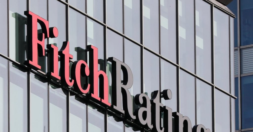 L’agenzia di rating Fitch abbassa a negativo l’outlook del credito sovrano cinese