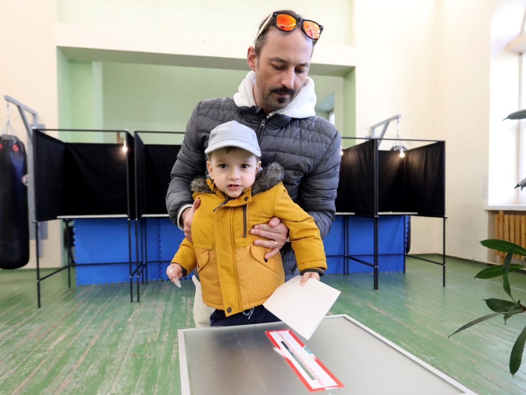 La Lituania vota per eleggere il presidente tra le preoccupazioni per la guerra Russia-Ucraina