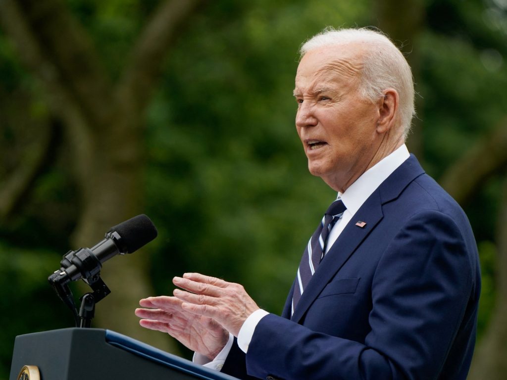 Biden impone nuove tariffe sulle importazioni cinesi, innescando la guerra commerciale