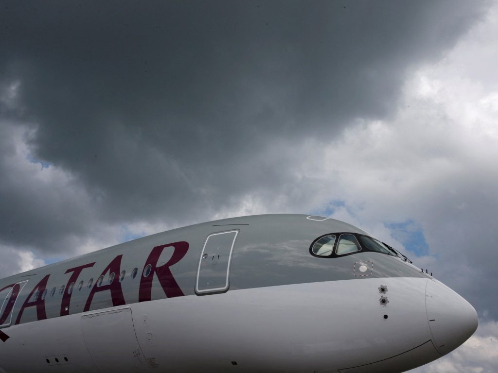 Dodici feriti mentre il volo Qatar Airways da Doha a Dublino incontra una turbolenza