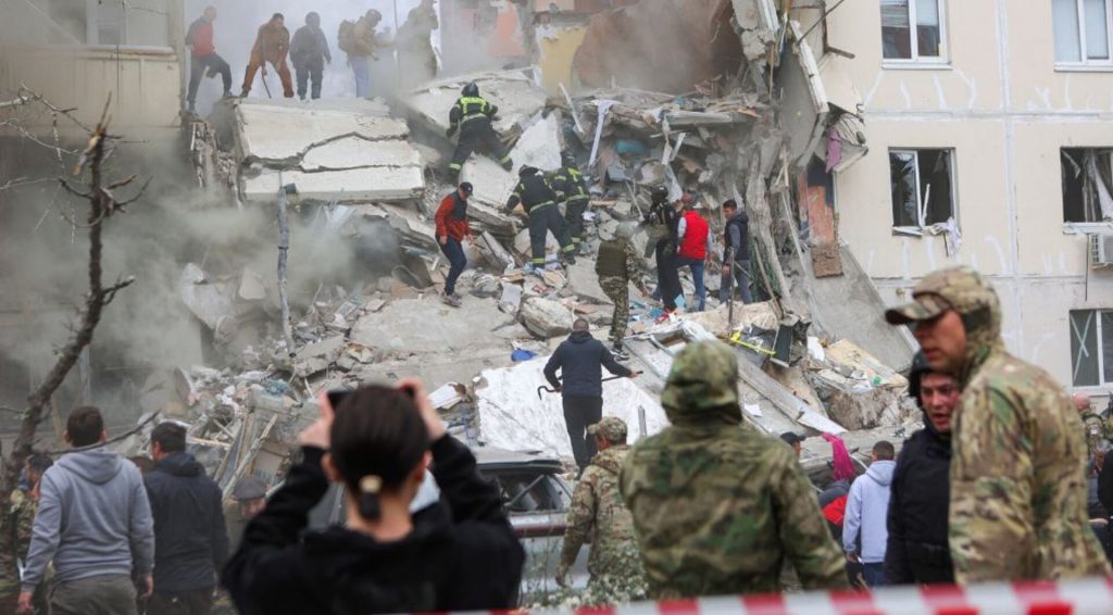 Almeno 13 morti nel crollo dell'edificio di Belgorod, dice la Russia
