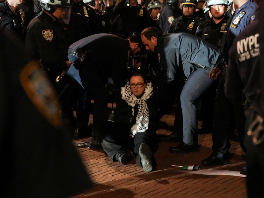 Il colonialismo viene messo in discussione ma anche rafforzato nei campus universitari