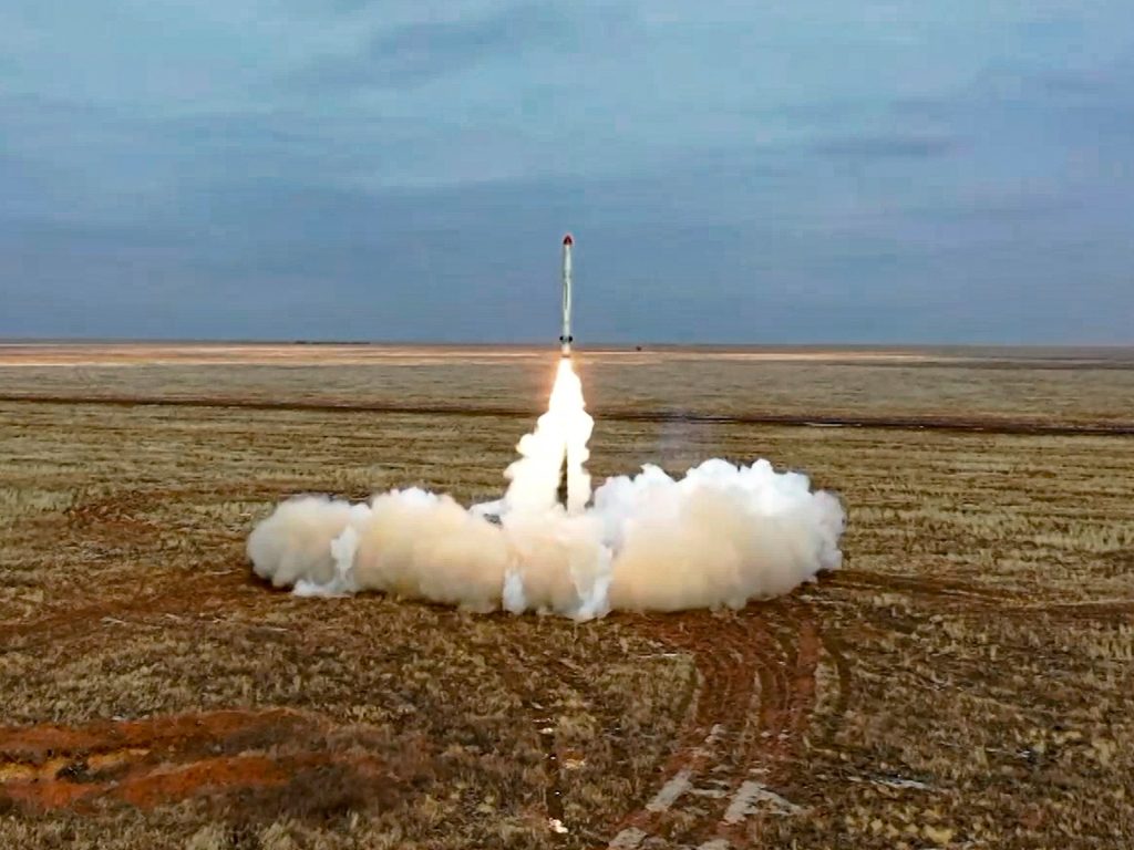 La Russia annuncia esercitazioni nucleari dopo le “provocatorie” minacce occidentali