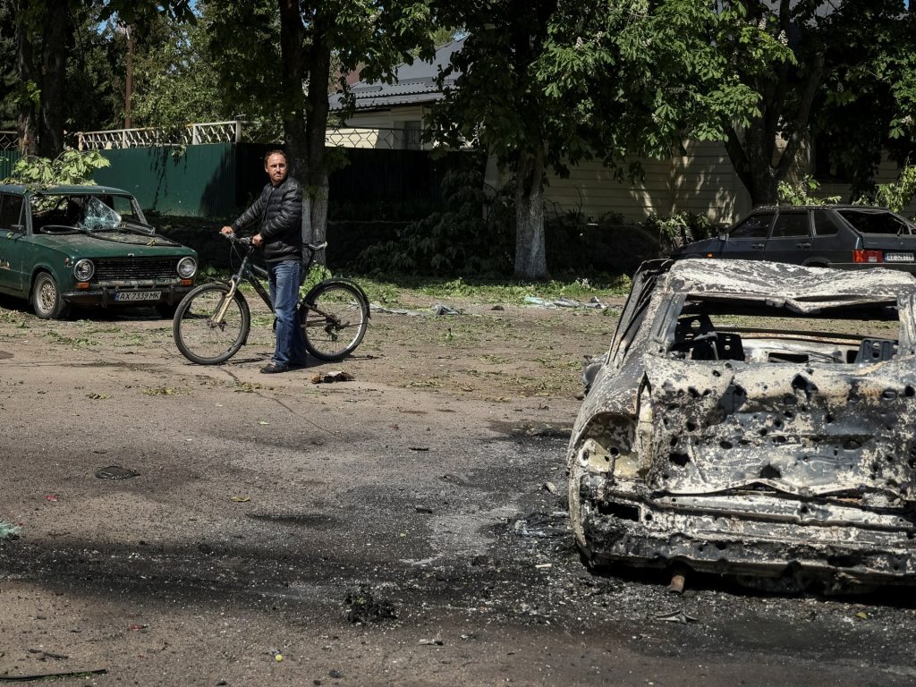 La Russia conquista più terreno nell’est dell’Ucraina mentre le forze di Kiev attendono i rifornimenti