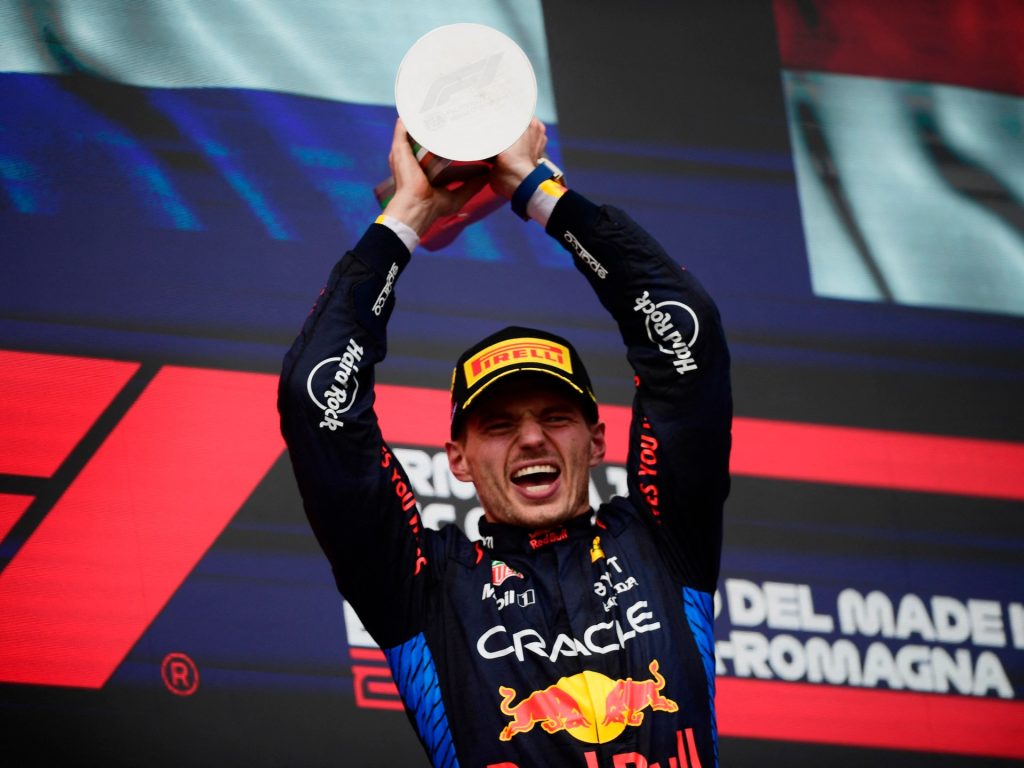 Verstappen resiste alla reazione di Norris e conquista la drammatica vittoria di F1 a Imola