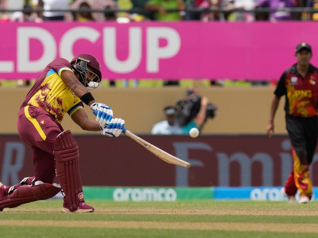 Russell e Chase in soccorso mentre le Indie occidentali battono la PNG nella Coppa del mondo T20