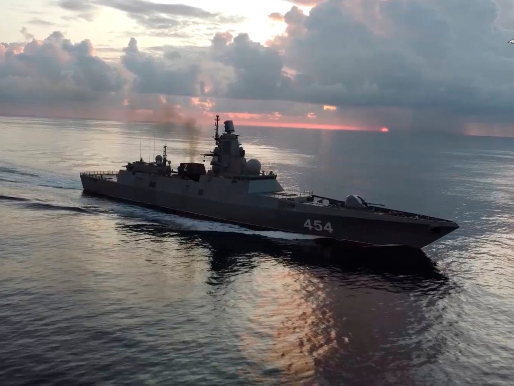Navi russe conducono esercitazioni missilistiche nell’Atlantico in rotta verso Cuba