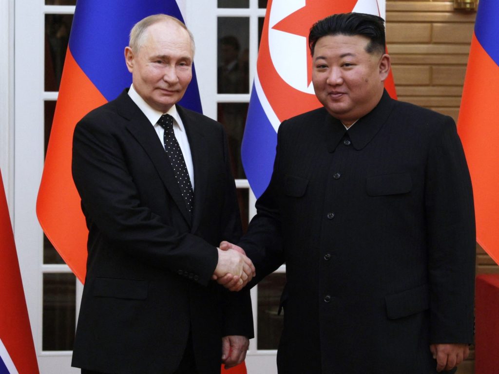 Kim promette “pieno sostegno” alla Russia in Ucraina mentre Putin visita Pyongyang
