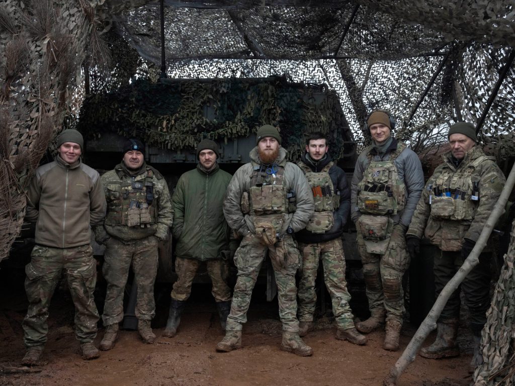 Gli Stati Uniti revocano il divieto di inviare armi alla controversa brigata Azov dell'Ucraina