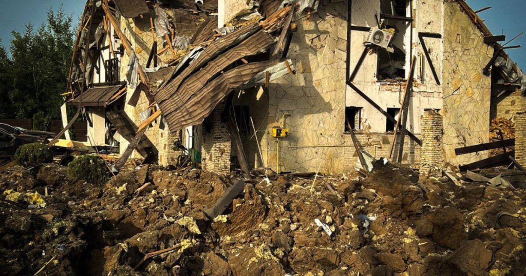 Russia e Ucraina scambiano attacchi aerei mentre Mosca incolpa gli Stati Uniti per lo sciopero sulle spiagge